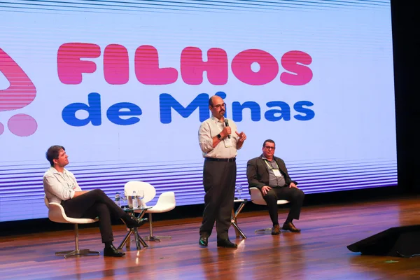 Estado lança programa Filhos de Minas para avançar na qualidade da assistência a gestantes e crianças