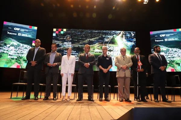 Governo de Minas anuncia R$ 400 milhões no Edital Municípios 2025, com crédito para prevenção contra seca e inundações