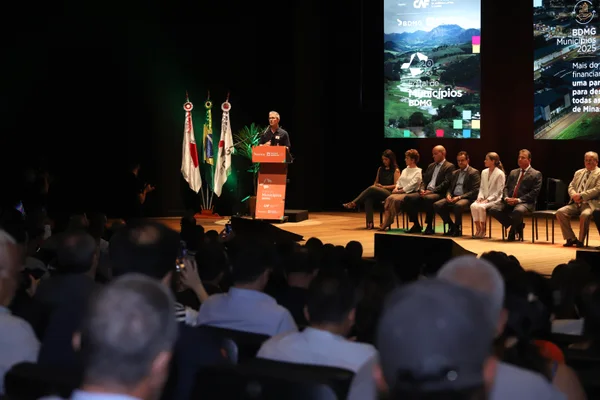 Governo de Minas anuncia R$ 400 milhões no Edital Municípios 2025, com crédito para prevenção contra seca e inundações