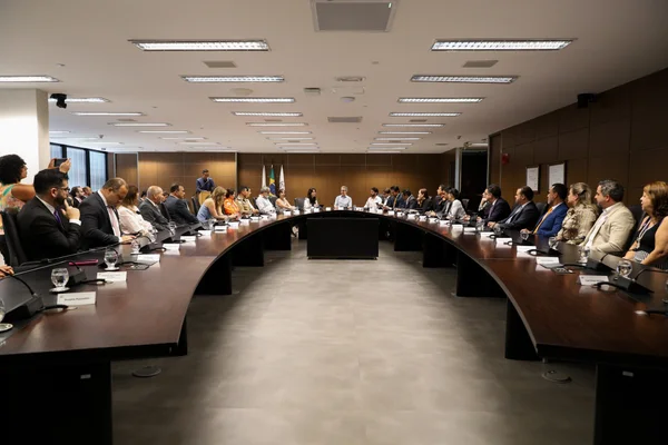 Governador empossa nova secretária de Estado de Desenvolvimento Econômico
