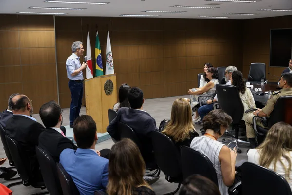 Governador empossa nova secretária de Estado de Desenvolvimento Econômico