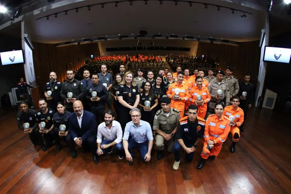 Governo concede auxílio inédito a policiais, bombeiros e servidores de unidades prisionais, socioeducativas e operações especiais