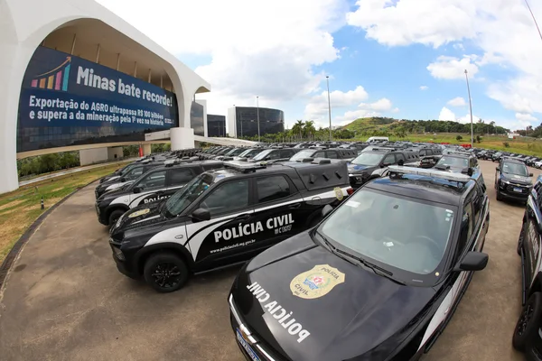Governo de Minas entrega 103 novas viaturas para reforçar a frota da Polícia Civil