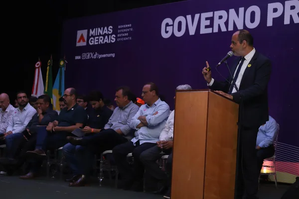 No Norte de Minas, vice-governador ressalta a força do associativismo para o desenvolvimento dos municípios