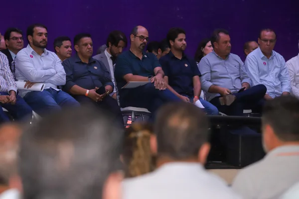 No Norte de Minas, vice-governador ressalta a força do associativismo para o desenvolvimento dos municípios