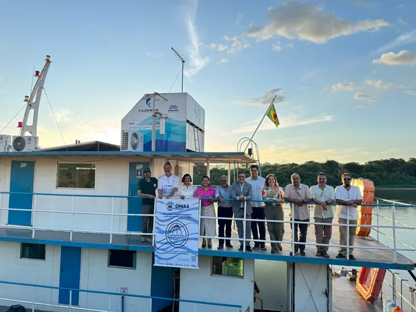 Unimontes lança barco-laboratório para monitorar qualidade da água do Rio São Francisco