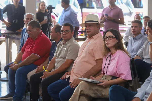 No Norte de Minas, vice-governador ressalta a força do associativismo para o desenvolvimento dos municípios