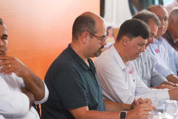 No Norte de Minas, vice-governador ressalta a força do associativismo para o desenvolvimento dos municípios