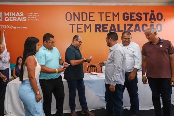 No Norte de Minas, vice-governador ressalta a força do associativismo para o desenvolvimento dos municípios