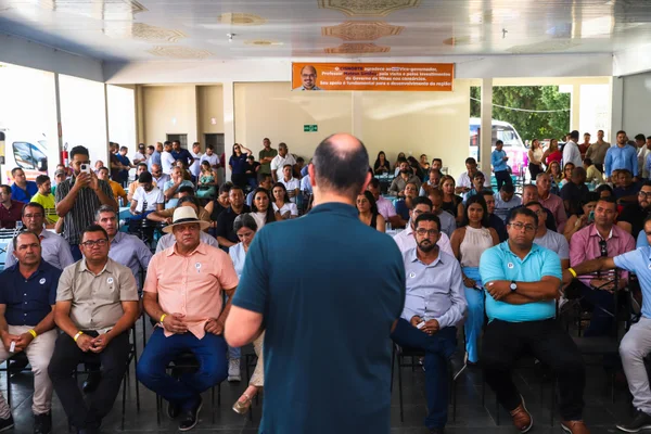 No Norte de Minas, vice-governador ressalta a força do associativismo para o desenvolvimento dos municípios