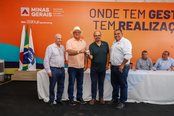 No Norte de Minas, vice-governador ressalta a força do associativismo para o desenvolvimento dos municípios