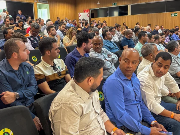 No Norte de Minas, vice-governador ressalta a força do associativismo para o desenvolvimento dos municípios