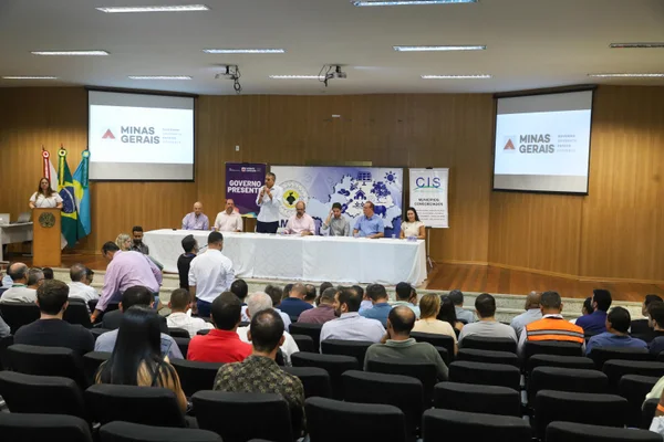 No Norte de Minas, vice-governador ressalta a força do associativismo para o desenvolvimento dos municípios
