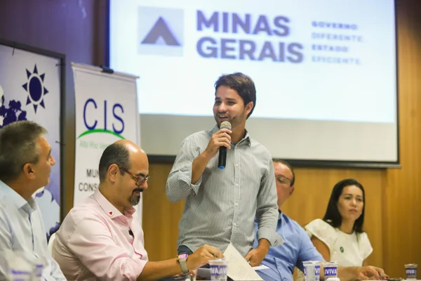 No Norte de Minas, vice-governador ressalta a força do associativismo para o desenvolvimento dos municípios