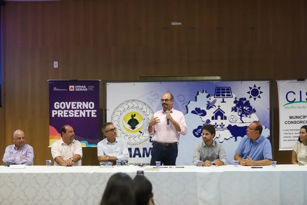 No Norte de Minas, vice-governador ressalta a força do associativismo para o desenvolvimento dos municípios