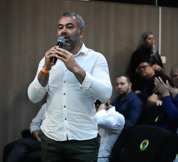 No Norte de Minas, vice-governador ressalta a força do associativismo para o desenvolvimento dos municípios