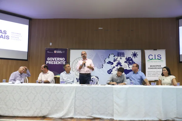 No Norte de Minas, vice-governador ressalta a força do associativismo para o desenvolvimento dos municípios