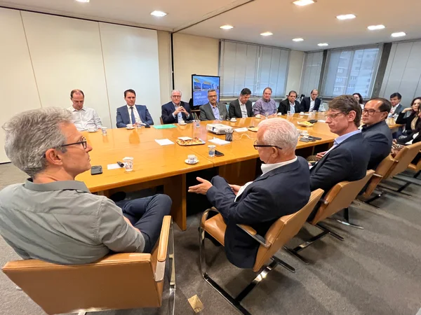 Em São Paulo, governador apresenta potencialidades de Minas para o setor produtivo