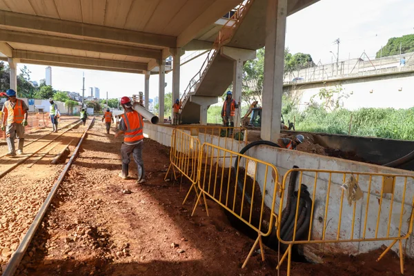 Governo de Minas vistoria obras adiantadas do Metrô da RMBH e reforça cronograma de inaugurações para 2026