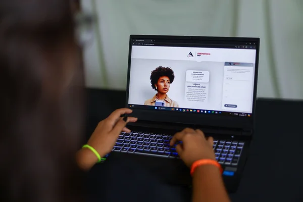 Acionamento das polícias e bombeiros pela internet chega a toda Minas Gerais