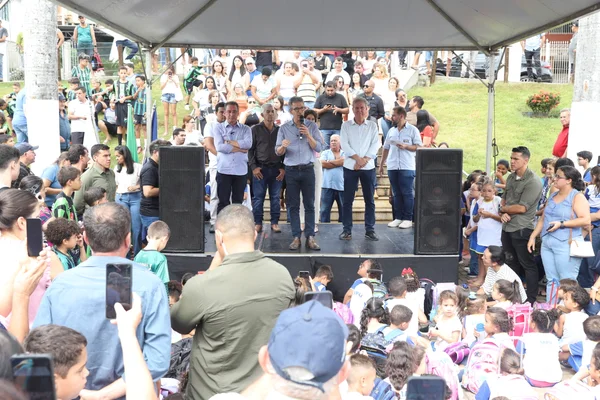 Governo de Minas vistoria unidades de saúde e educação nos vales do Rio Doce e do Aço