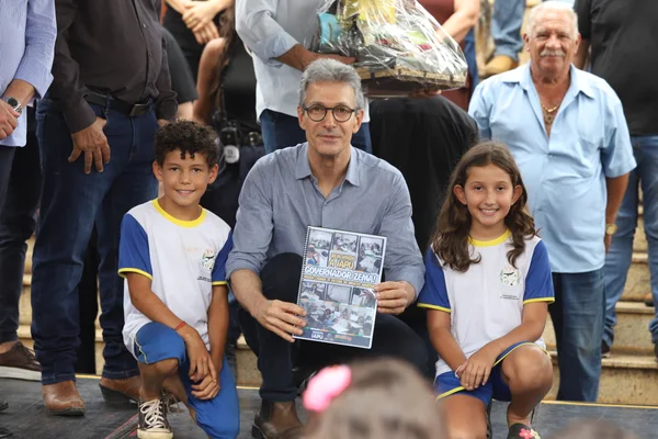 Governo de Minas vistoria unidades de saúde e educação nos vales do Rio Doce e do Aço