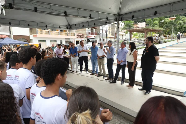 Governo de Minas vistoria unidades de saúde e educação nos vales do Rio Doce e do Aço