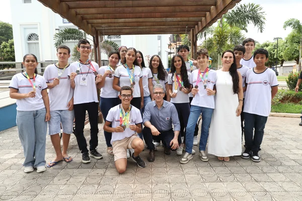 Governo de Minas vistoria unidades de saúde e educação nos vales do Rio Doce e do Aço
