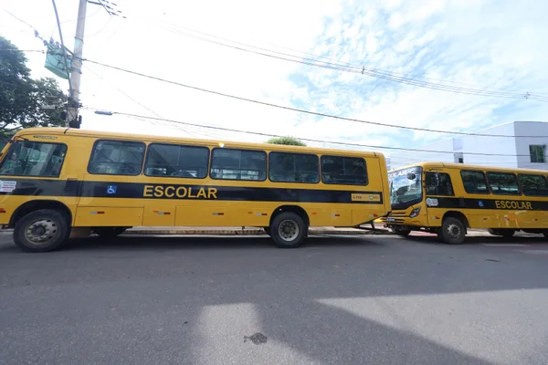 Governo de Minas vistoria unidades de saúde e educação nos vales do Rio Doce e do Aço