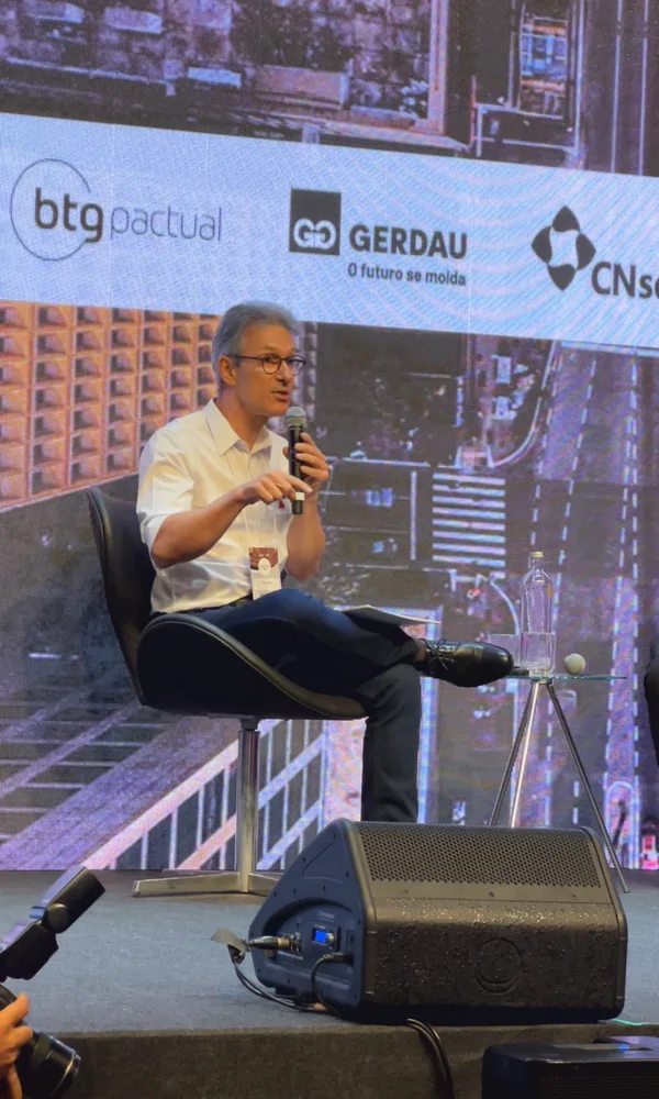 Em São Paulo, governador de Minas Gerais participa de discussão sobre desenvolvimento do Brasil e apresenta o Trilhas de Futuro
