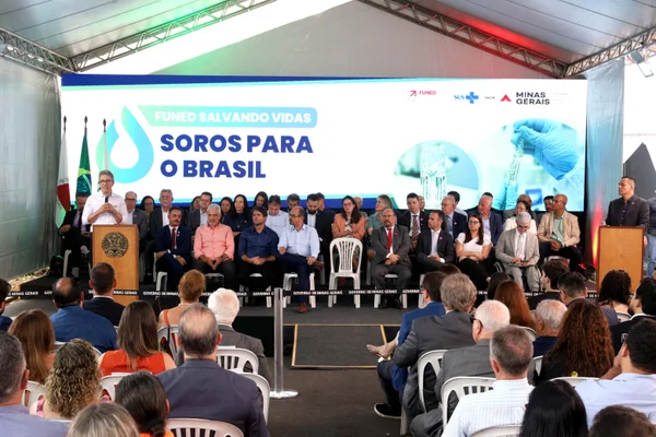 Minas Gerais retoma produção de soros antipeçonhentos para abastecer todo o Brasil
