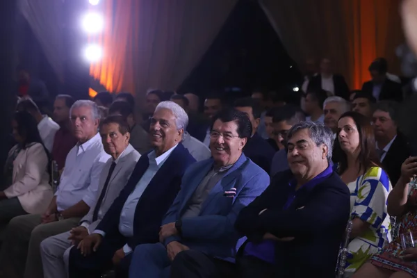 Governador de Minas acompanha cerimônia de posse da nova diretoria da Associação dos Municípios do Lago de Furnas