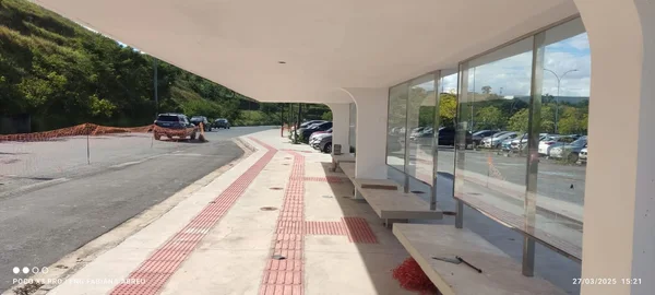 Cidade Administrativa inaugura dois novos abrigos para embarque e desembarque de ônibus no estacionamento