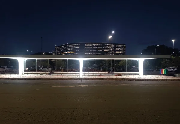 Cidade Administrativa inaugura dois novos abrigos para embarque e desembarque de ônibus no estacionamento