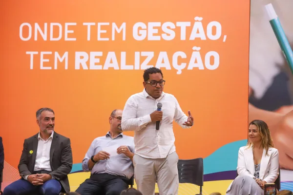 Governo de Minas anuncia ferramenta de exercícios inédita para estudantes e educadores da rede pública estadual de ensino