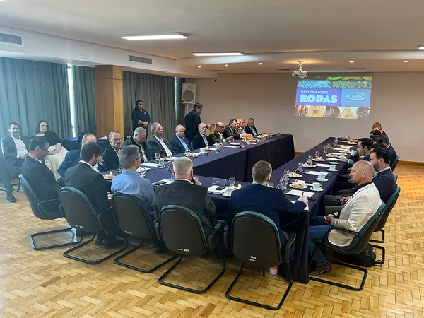 Governador apresenta balanço de investimentos privados e ações de educação no Fórum da Liberdade, em Porto Alegre (RS)