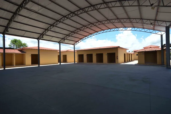 Mercado Municipal Odilon Souza Santana, em Almenara