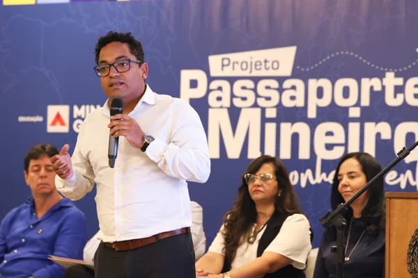 Governo de Minas amplia Passaporte Mineiro do Conhecimento para todas as 794 escolas de Ensino Médio em Tempo Integral do estado