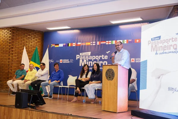 Governo de Minas amplia Passaporte Mineiro do Conhecimento para todas as 794 escolas de Ensino Médio em Tempo Integral do estado
