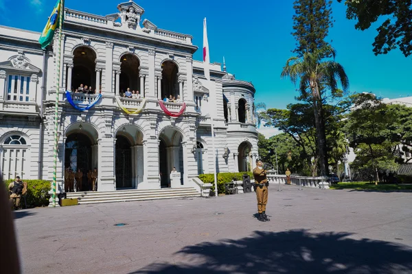 Vice-governador acompanha tradicional cerimônia de Troca da Guarda no Palácio da Liberdade, como parte das comemorações dos 250 anos da PMMG 