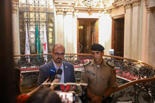 Vice-governador acompanha tradicional cerimônia de Troca da Guarda no Palácio da Liberdade, como parte das comemorações dos 250 anos da PMMG 