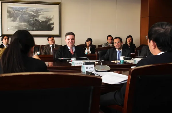 Visita da comitiva do governador Anastasia à empresa chinesa foi realizada nesta segunda-feira