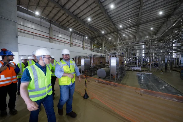 Governo de Minas reforça parceria com gigante do setor cervejeiro para expansão industrial em Passos