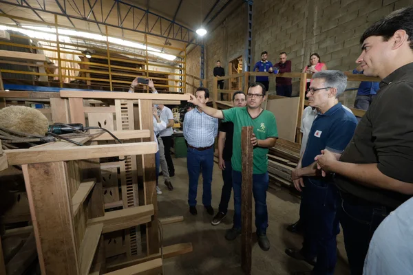 Governo de Minas reforça parceria com gigante do setor cervejeiro para expansão industrial em Passos