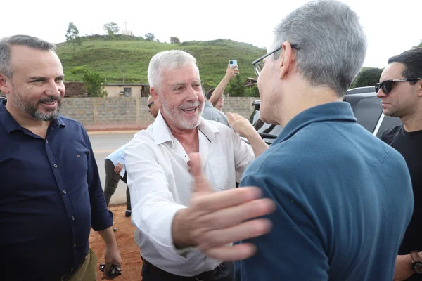 Governador vistoria alça viária em Bom Jesus da Penha e escola revitalizada em Jacuí