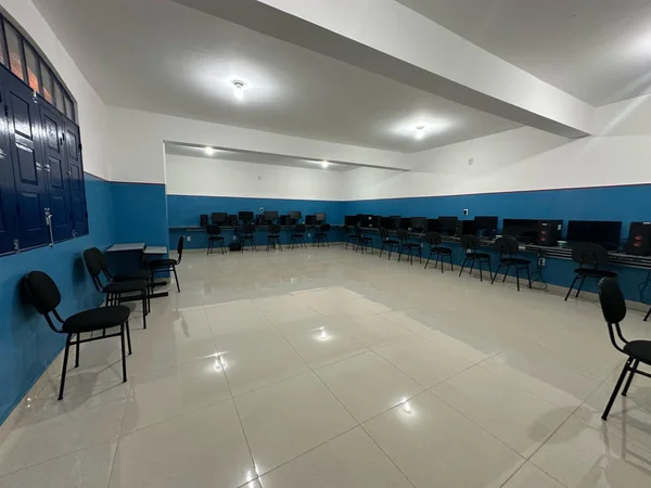 Sala de informática foi criada com a ampliação da Escola Estadual Doutor João Nogueira de Almeida