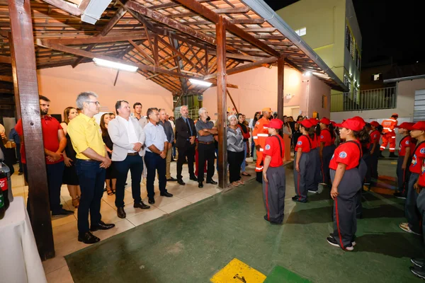Governador vistoria escola municipal beneficiada pelo Projeto Mãos Dadas e Centro de Especialidades Médicas em Piracema