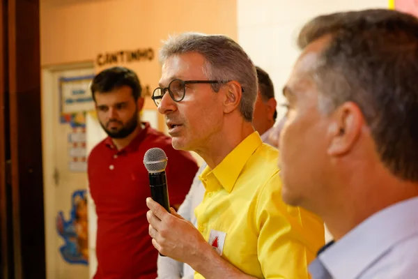 Governador vistoria escola municipal beneficiada pelo Projeto Mãos Dadas e Centro de Especialidades Médicas em Piracema