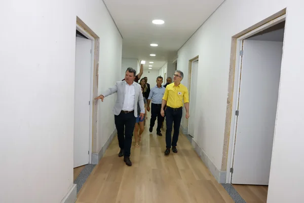Governador vistoria escola municipal beneficiada pelo Projeto Mãos Dadas e Centro de Especialidades Médicas em Piracema