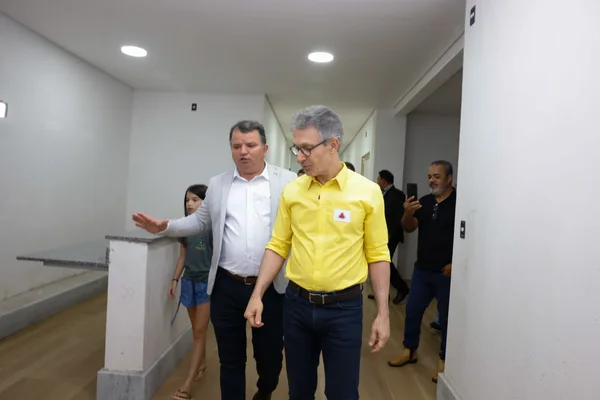 Governador vistoria escola municipal beneficiada pelo Projeto Mãos Dadas e Centro de Especialidades Médicas em Piracema